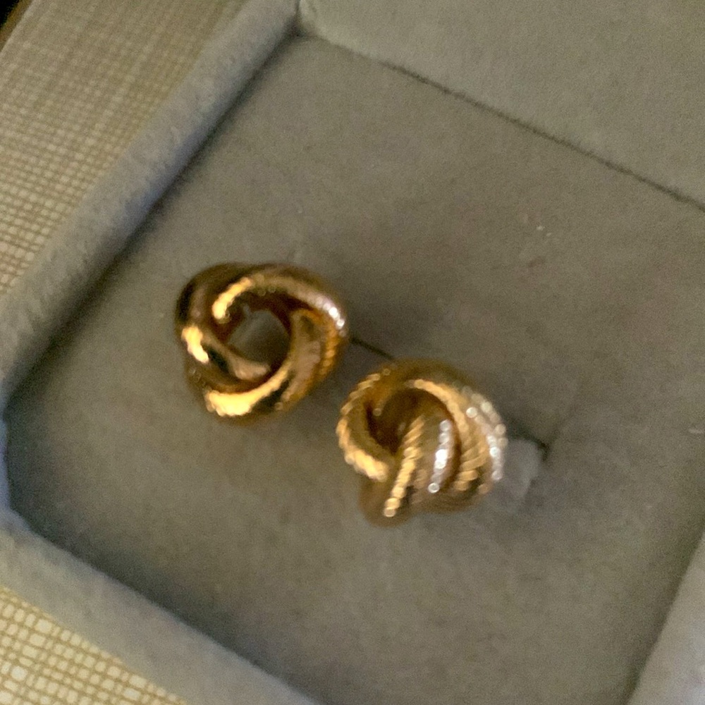 New textured metal GP light weight knot studs earrings